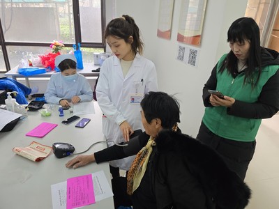 金水區(qū)未來路街道 健康服務(wù)進社區(qū)，居民健康有“醫(yī)”靠